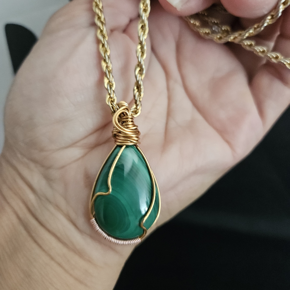 Elegant Green Malachite Pendant Necklace